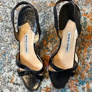 Manolo Blahink vintage black kitten heels